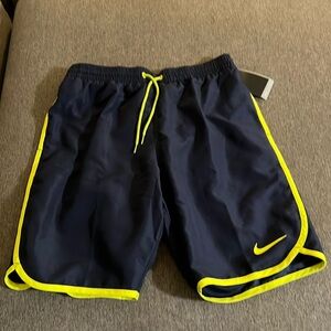 Nike Swim Men's Diverge 9" Volley Short Swim Trunk, Size Medium